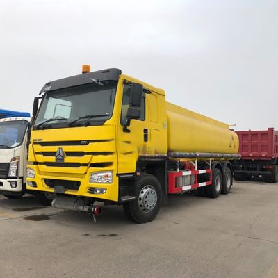 Un buen precio. LHD RHD Tipo de conducción Sinotruk Camión de remate 20000 litros 6000 galones Howo 6x4 380 hp en línea