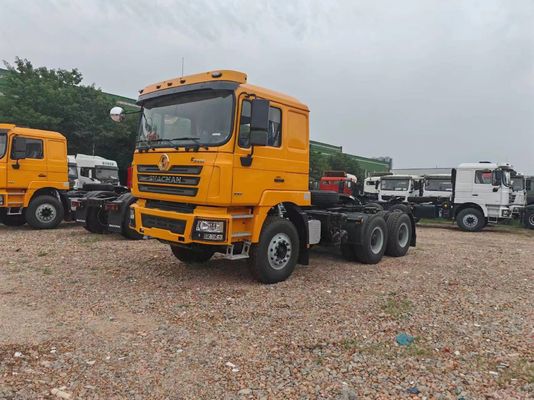 Un buen precio. Potente carga de 25000kg Zf dirección Shacman F3000 camión tractor con tanque de diésel de 400L en línea