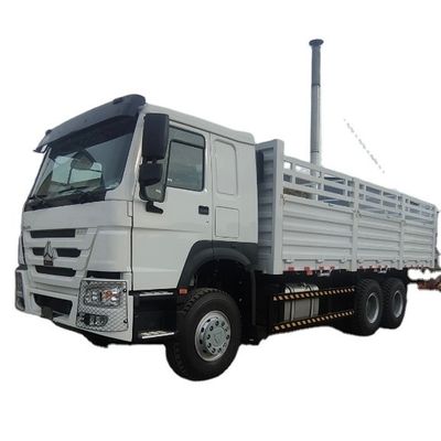 Un buen precio. Sinotruck HOWO 6X4 371HP Camión de carga con cerca, 3 ejes Remolque de barra de tracción A la venta en línea