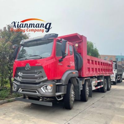 Un buen precio. 20 Cbm SINOTRUCK HOWO NX 8x4 camión de descarga 50 toneladas con lonas Hohan aleación de aluminio de alta capacidad en línea