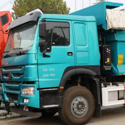 Un buen precio. Estándar de emisiones Euro 2 HOWO-7 6X4 380HP Capacidad del tanque del camión de descarga, y los neumáticos se pueden personalizar según las necesidades del comprador en línea