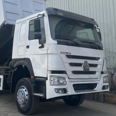 Un buen precio. Sinotruck Usado Howo Dump Truck 6x4 Euro 2 Especificación 5600X2300X1500mm Cisterna de combustible 300L Capacidad máxima de carga de 30 toneladas en línea