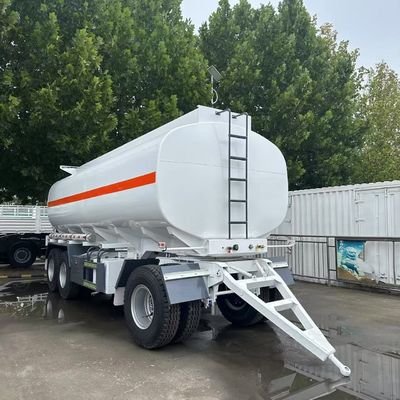 Un buen precio. Nuevo neumático de 3 ejes 12r20 modelo 12 neumáticos 40.000 litros 45.000 litros tanque de combustible semirremolque (color opcional del cliente) en línea